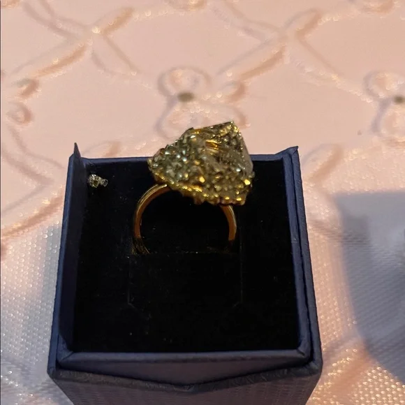 Swarovski Poison Gold Ring - Picture 3 of 4